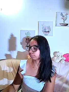 Suzanelee1 online show from 09-29-25, 02:16