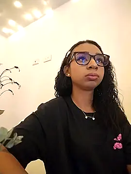 Suzanelee1 online show from 10-04-25, 11:25