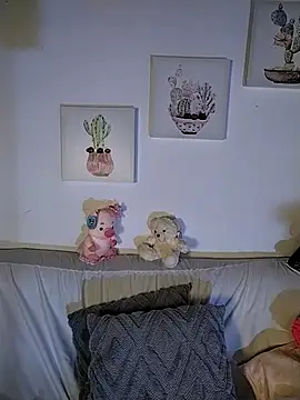 Suzanelee1 online show from 10-05-25, 09:24