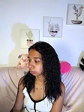 Suzanelee1 online show from 10-07-25, 03:09