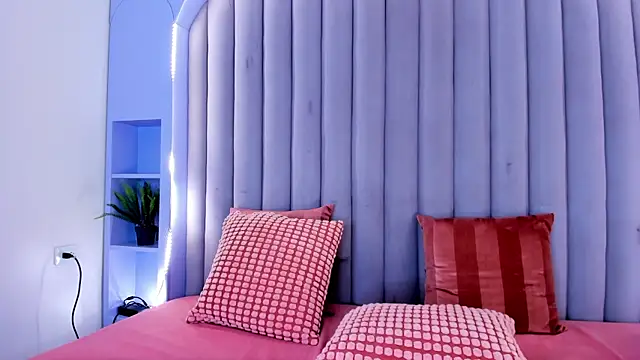 KeendraFox  online show from 10-02-25, 07:54