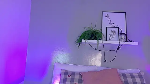 KeendraFox  online show from 11-08-25, 10:26