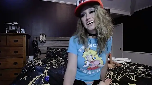 Snapshot of MoonlightMaybell chatting on 10-01-25, 06:30 MoonlightMaybell online show from 10-01-25, 06:30