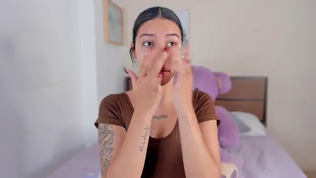 SofiaClarkson online show from 01-11-26, 01:49