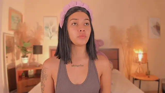 SofiaClarkson online show from 02-08-26, 05:27