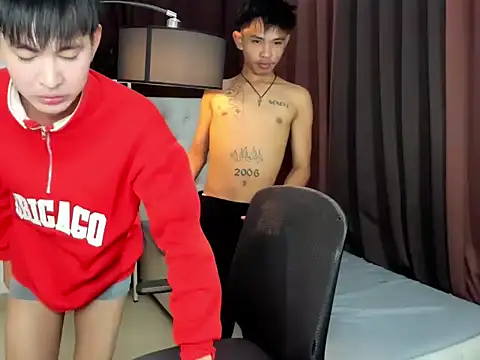 Snapshot of UncensoredCock chatting on 10-05-25, 05:00 UncensoredCock online show from 10-05-25, 05:00