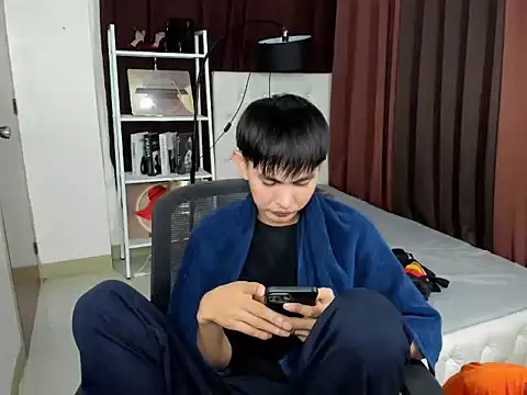 Snapshot of UncensoredCock chatting on 10-06-25, 04:48 UncensoredCock online show from 10-06-25, 04:48