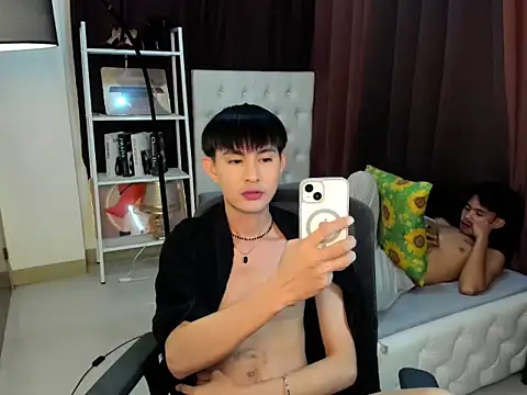 Snapshot of UncensoredCock chatting on 10-08-25, 05:32 UncensoredCock online show from 10-08-25, 05:32