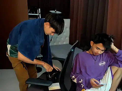 Snapshot of UncensoredCock chatting on 10-09-25, 05:44 UncensoredCock online show from 10-09-25, 05:44