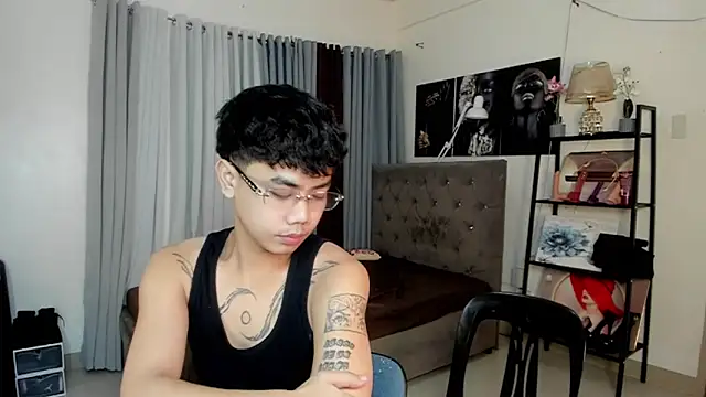 Snapshot of UncensoredCock chatting on 10-23-25, 04:50 UncensoredCock online show from 10-23-25, 04:50