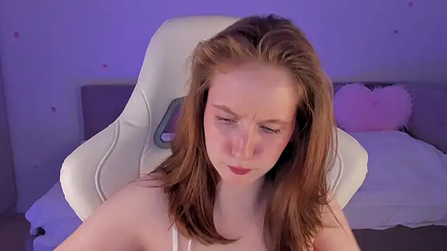 Snapshot of CrystalSoul_ chatting on 10-10-25, 01:26 CrystalSoul online show from 10-10-25, 01:26