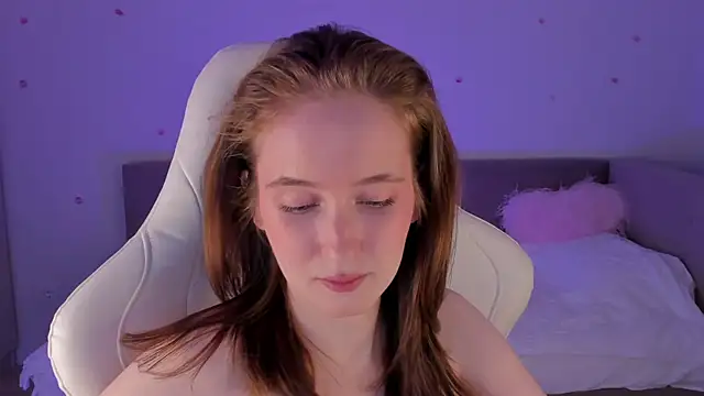 Snapshot of CrystalSoul_ chatting on 10-12-25, 07:24 CrystalSoul online show from 10-12-25, 07:24