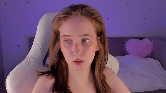 Snapshot of CrystalSoul_ chatting on 10-15-25, 09:48 CrystalSoul online show from 10-15-25, 09:48