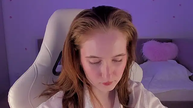 Snapshot of CrystalSoul_ chatting on 10-31-25, 01:23 CrystalSoul online show from 10-31-25, 01:23