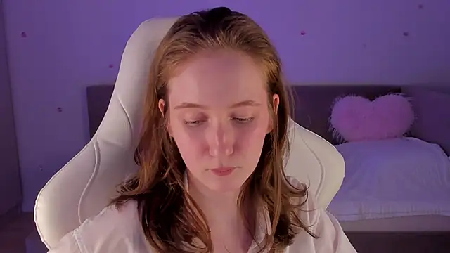 Snapshot of CrystalSoul_ chatting on 11-04-25, 10:20 CrystalSoul online show from 11-04-25, 10:20