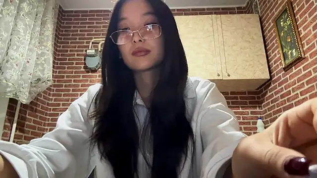 EmmaLeexth online show from 09-28-25, 03:28