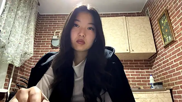 EmmaLeexth online show from 10-06-25, 02:25