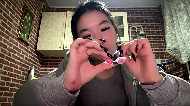 EmmaLeexth online show from 01-12-26, 02:22