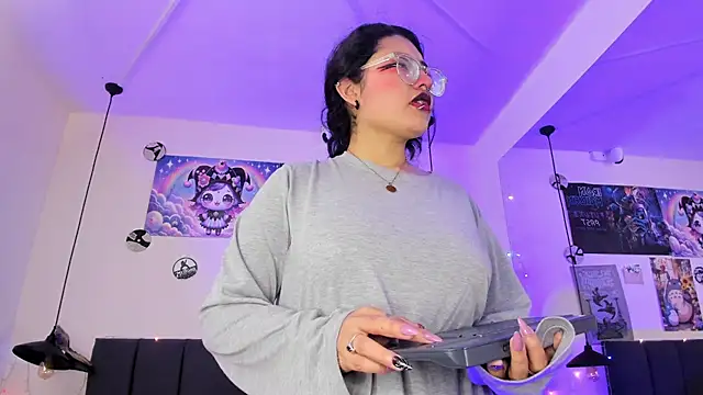 SabrinaV  online show from 05-04-26, 11:28