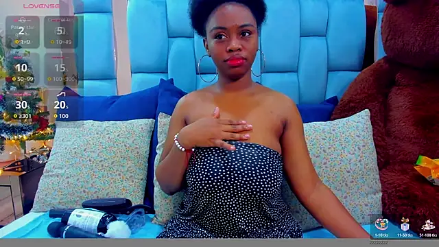 hazellanee online show from 11-28-25, 04:37