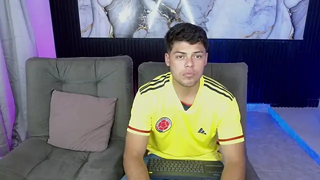 santiago n adrian online show from 09-20-25, 12:33