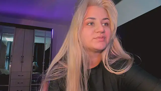 Snapshot of BarbaraSiren chatting on 10-12-25, 03:55 BarbaraSiren online show from 10-12-25, 03:55