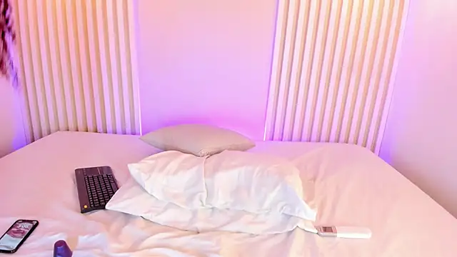 Snapshot of rossvega chatting on 10-03-25, 08:06 rossvega online show from 10-03-25, 08:06