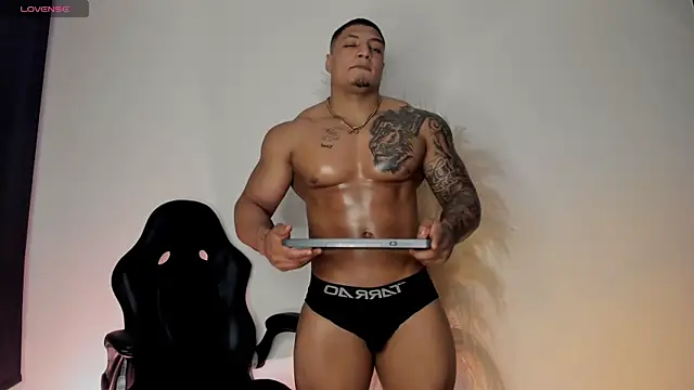 Snapshot of chrizmacgregor chatting on 09-29-25, 02:49 chrizmacgregor online show from 09-29-25, 02:49