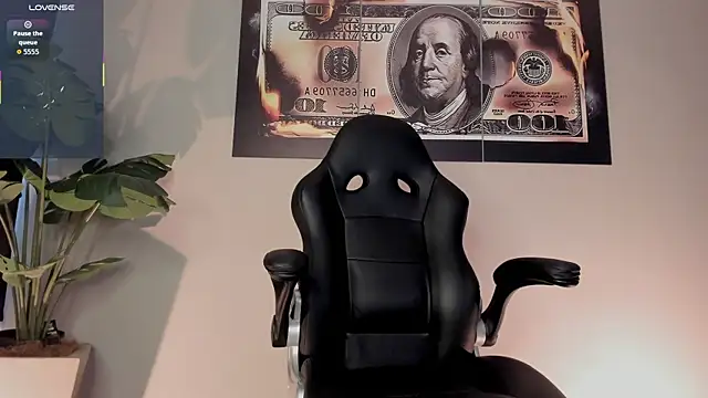 Snapshot of chrizmacgregor chatting on 10-28-25, 09:06 chrizmacgregor online show from 10-28-25, 09:06