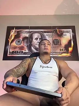 Snapshot of chrizmacgregor chatting on 11-08-25, 01:50 chrizmacgregor online show from 11-08-25, 01:50