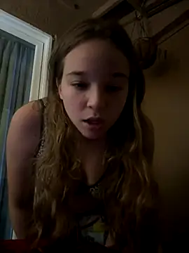 Snapshot of blondefun3818 chatting on 10-22-25, 01:50 blondefun3818 online show from 10-22-25, 01:50