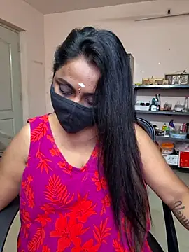 Snapshot of queendivya chatting on 07-03-26, 01:01 queendivya online show from 07-03-26, 01:01