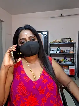 Snapshot of queendivya chatting on 07-04-26, 12:39 queendivya online show from 07-04-26, 12:39