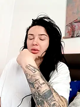 Snapshot of mariabloom9 chatting on 10-09-25, 10:02 mariabloom9 online show from 10-09-25, 10:02