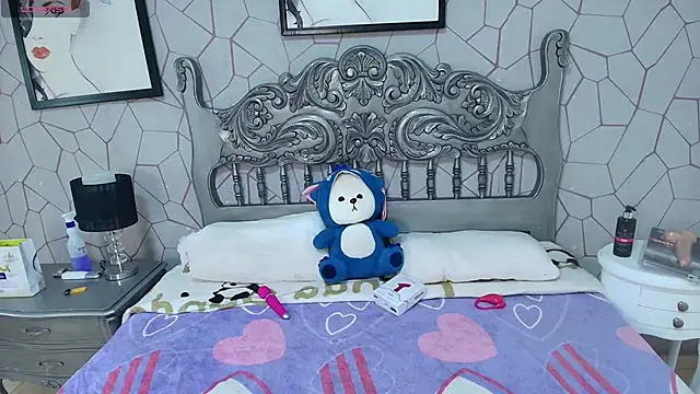 Snapshot of Bjmiluu chatting on 09-19-25, 07:58 Bjmiluu online show from 09-19-25, 07:58