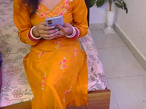 Lovelyy-couple online show from 11-19-25, 12:27