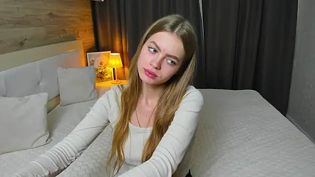 Alisa Glamour online show from 10-15-25, 01:55