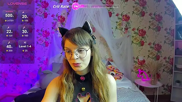 Snapshot of GinaJohnson_ chatting on 10-27-25, 04:22 GinaJohnson online show from 10-27-25, 04:22