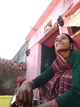Snapshot of Hot_reshmaji chatting on 04-22-26, 03:53 Hot reshmaji online show from 04-22-26, 03:53
