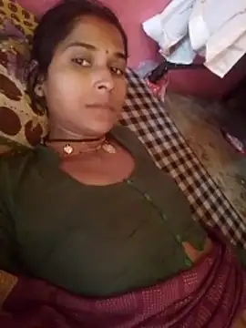 Snapshot of Hot_reshmaji chatting on 05-19-26, 04:41 Hot reshmaji online show from 05-19-26, 04:41