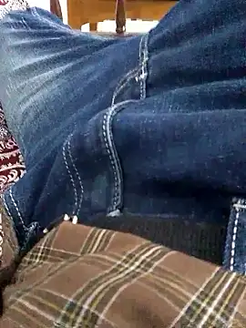 crish09 online show from 10-29-25, 12:40