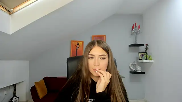 Snapshot of EllaClarke chatting on 09-25-25, 01:59 EllaClarke online show from 09-25-25, 01:59