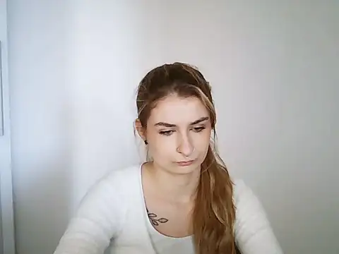 NinaBlond1 online show from 02-03-26, 11:37