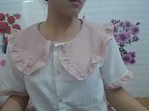 Hannie 26 online show from 10-18-25, 04:15