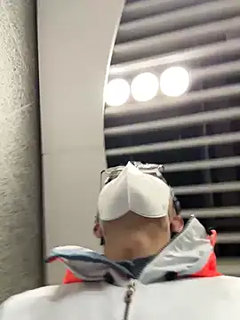 Snapshot of leeyoung_ chatting on 03-10-26, 11:48 leeyoung online show from 03-10-26, 11:48