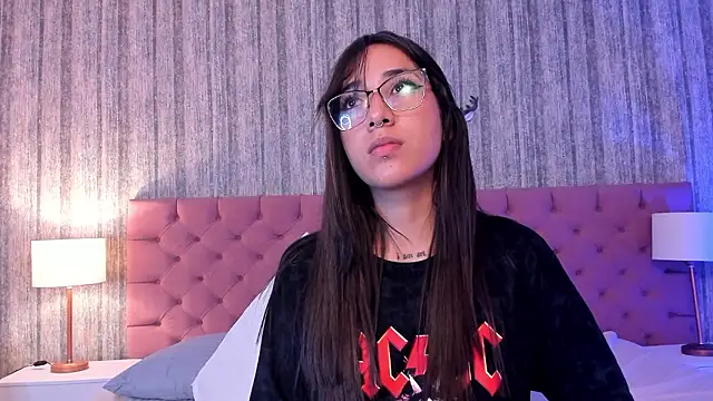 LiaaTurner online show from 02-03-26, 02:53