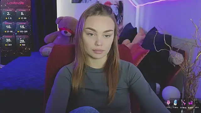 KitsyMoore online show from 10-21-25, 01:12