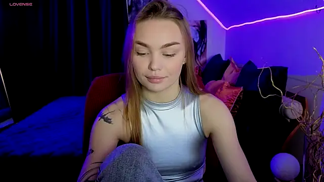 KitsyMoore online show from 10-24-25, 01:18