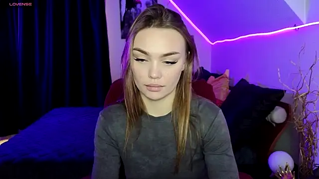 KitsyMoore online show from 11-17-25, 01:06