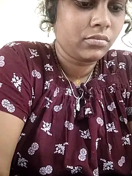 sweetqueen143 online show from 11-06-25, 04:02